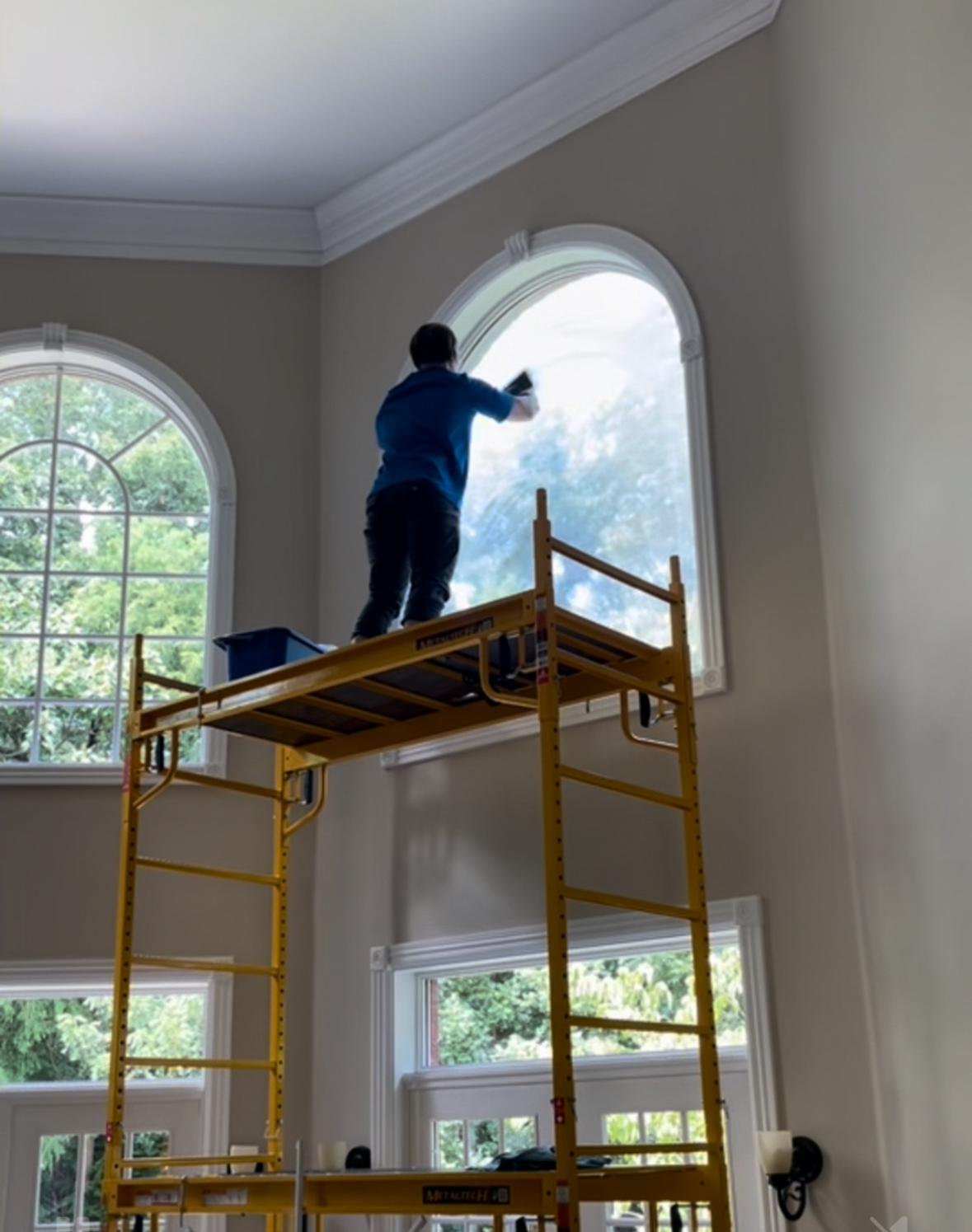 Professional Window Cleaning Service in Hardin County, KY for clean residential windows