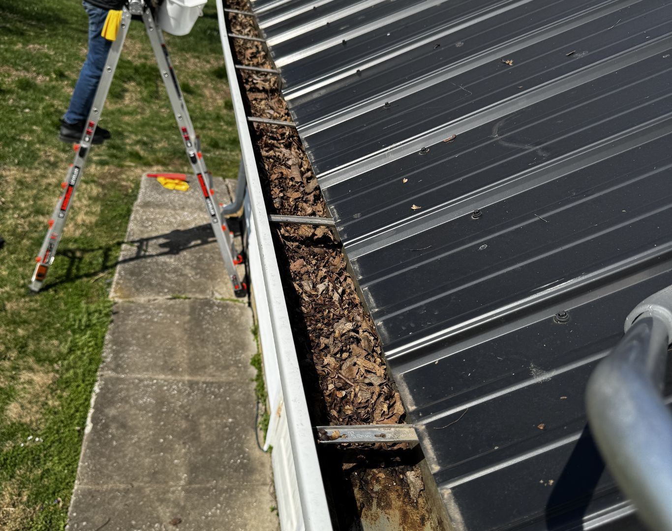 Professional Gutter Cleaning Service in Glendale, KY for residential properties